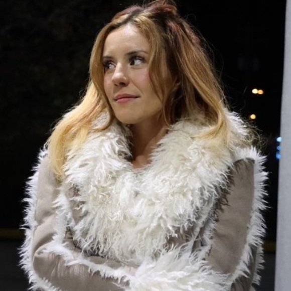 Meet your Posher, Amelia - Picture 1 of 1